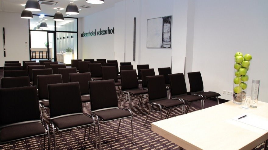 Tagungsraum Berlin Mitte Theaterbestuhlung relexa hotel Berlin - Tagungsraum Berlin Mitte Theaterbestuhlung